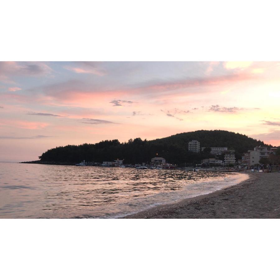 Beachfront Apartment Himare Exterior photo
