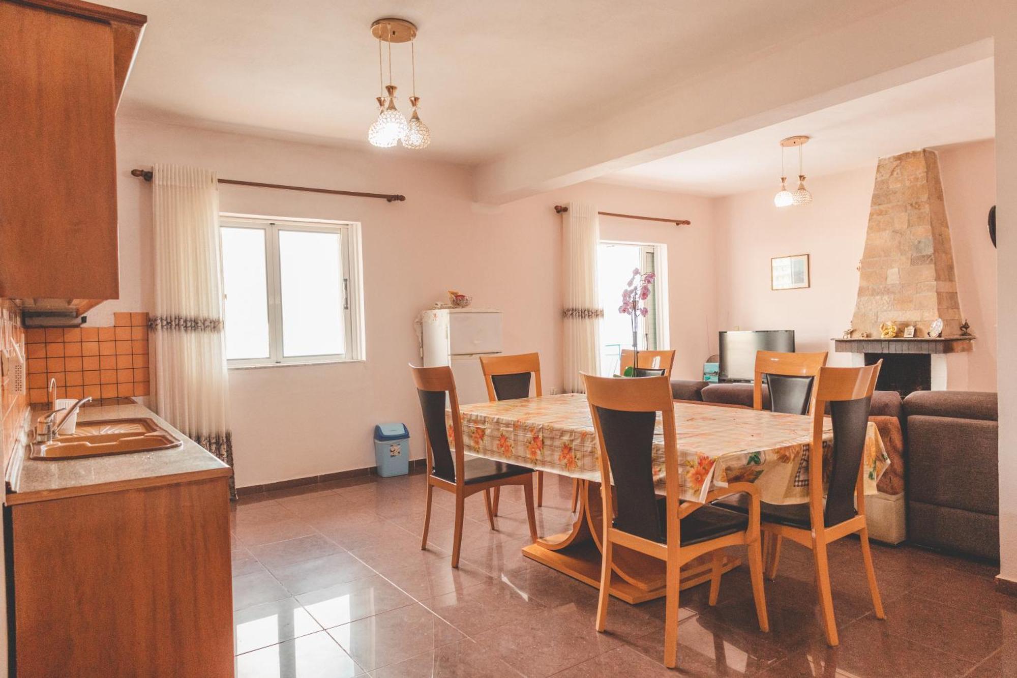 Beachfront Apartment Himare Exterior photo