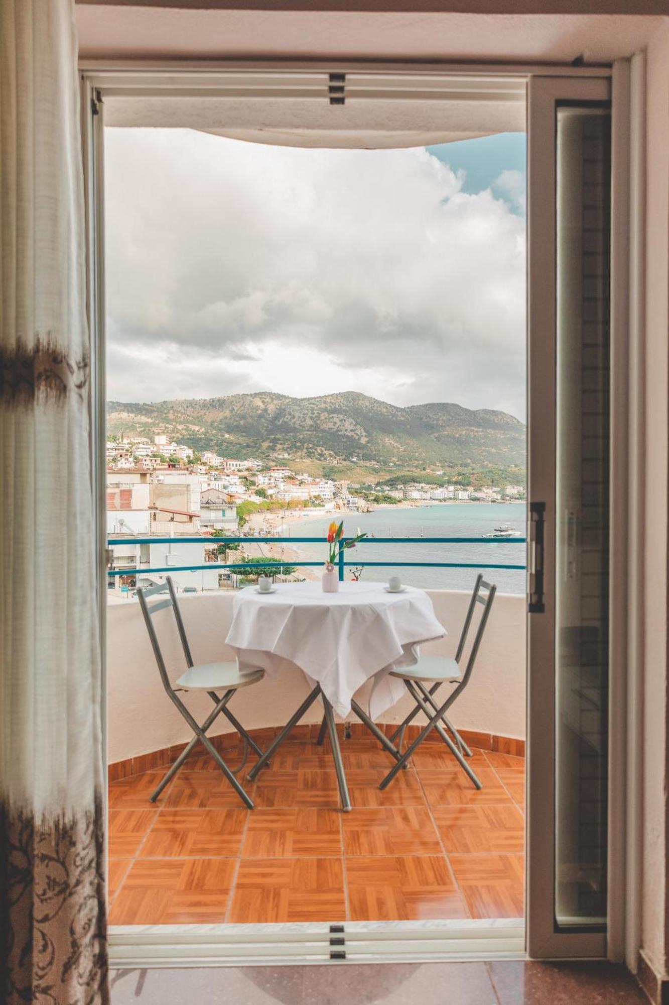 Beachfront Apartment Himare Exterior photo