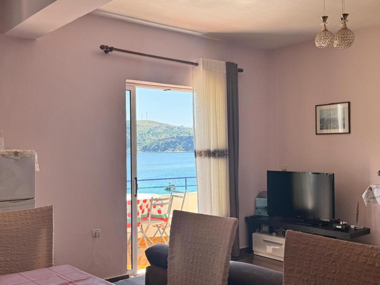Beachfront Apartment Himare Exterior photo